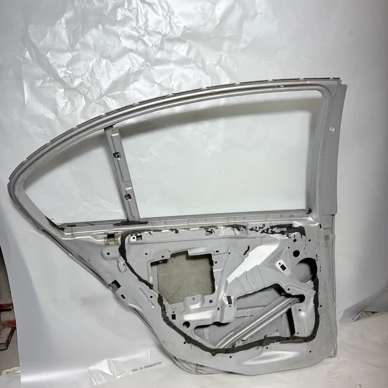 BMW 3 Serisi E46 Sağ Arka Kapı