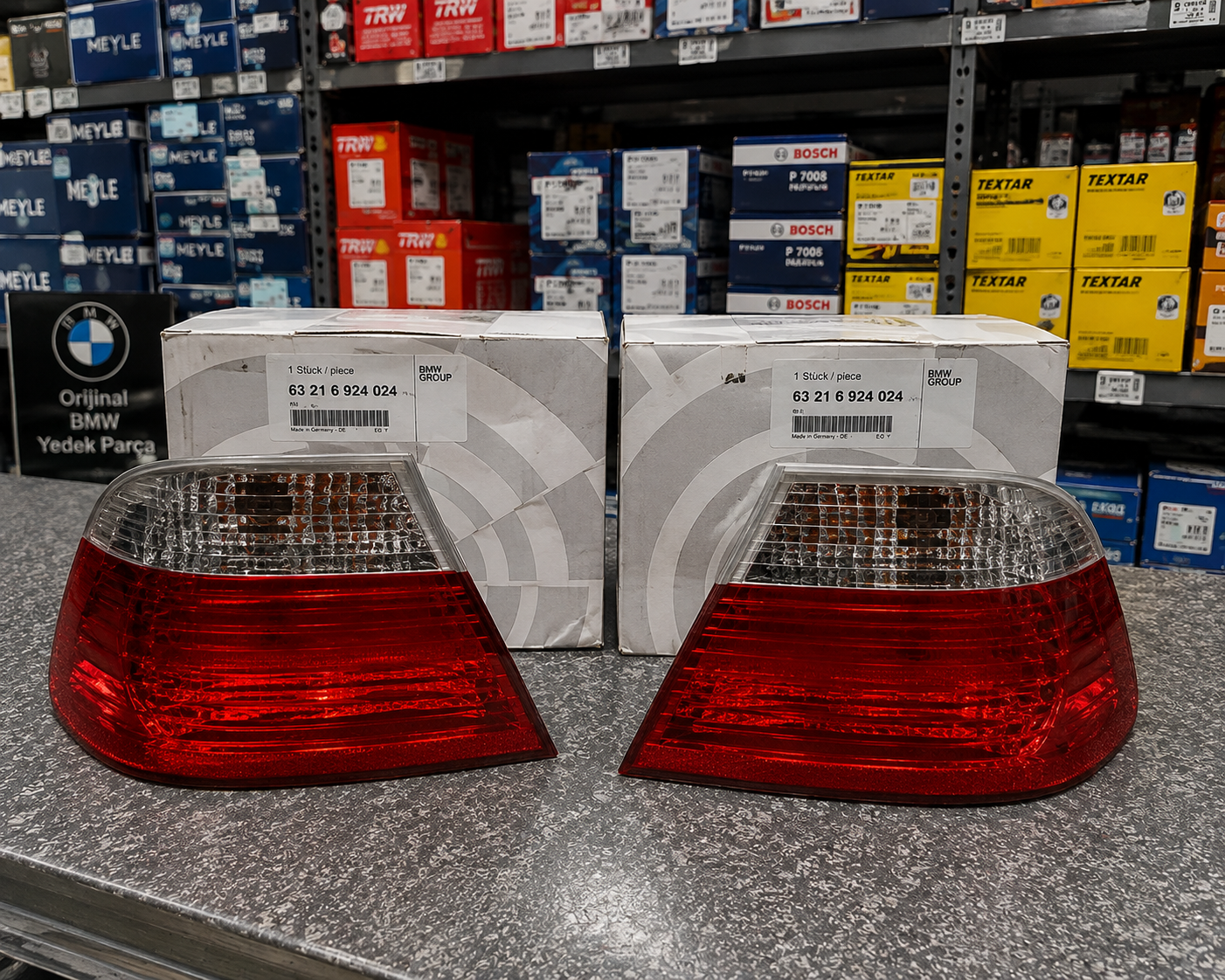 BMW E46 Sedan Makyajlı (2001-2005) Kırmızı/Beyaz LED Arka Stop Lambası Takımı (Sağ + Sol Set)