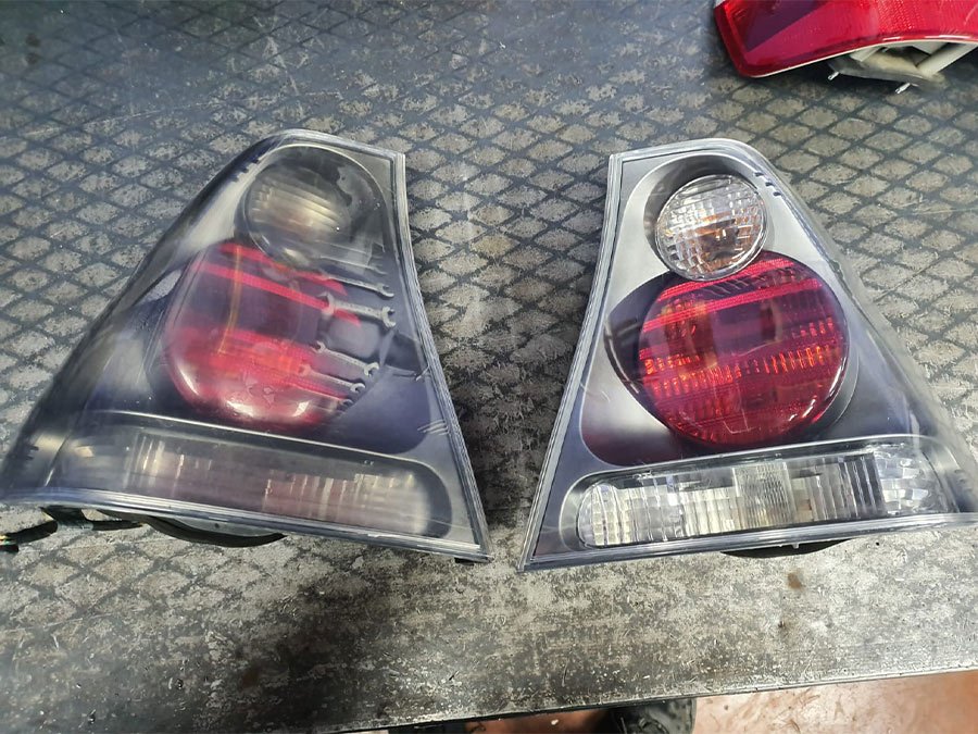 BMW 3 Serisi E46 Coupe / Cabrio Makyajlı LED Dış Arka Stop Lambası Sağ
