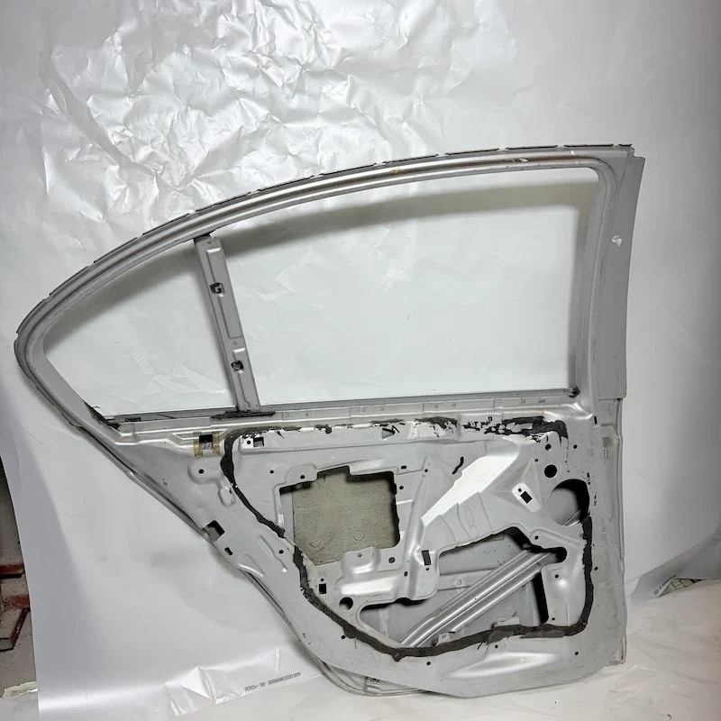 BMW 3 Serisi E46 Sağ Arka Kapı