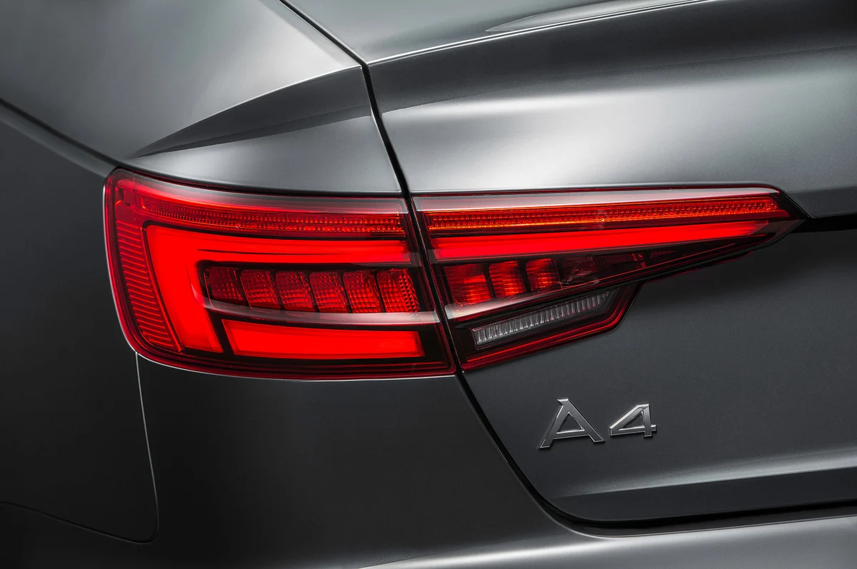 Audi A3 8V Sol Stop Lambası