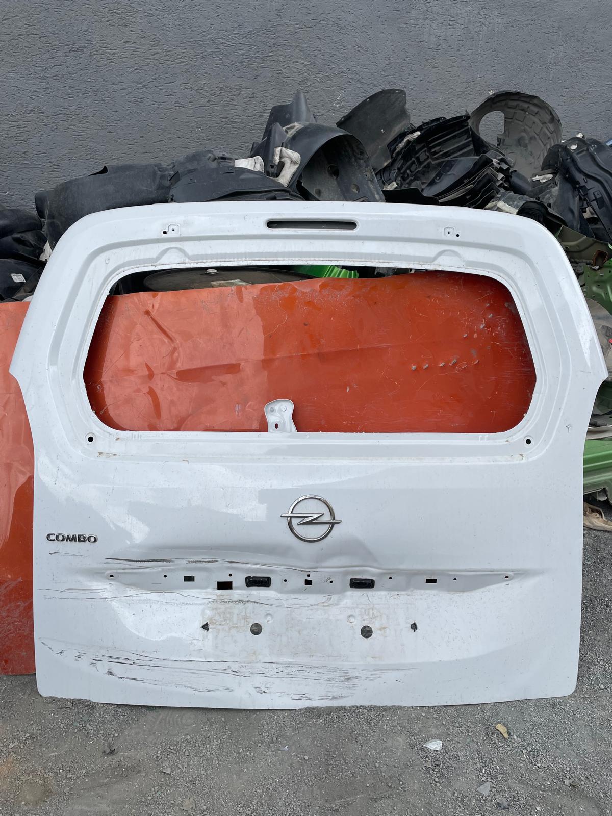 Opel Vivaro Bagaj Kapağı